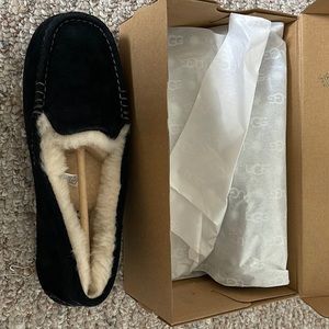 Brand new never warn black low uggs, size 7